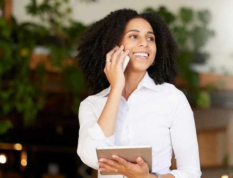 Consulente AcquistoPOS al telefono con un cliente